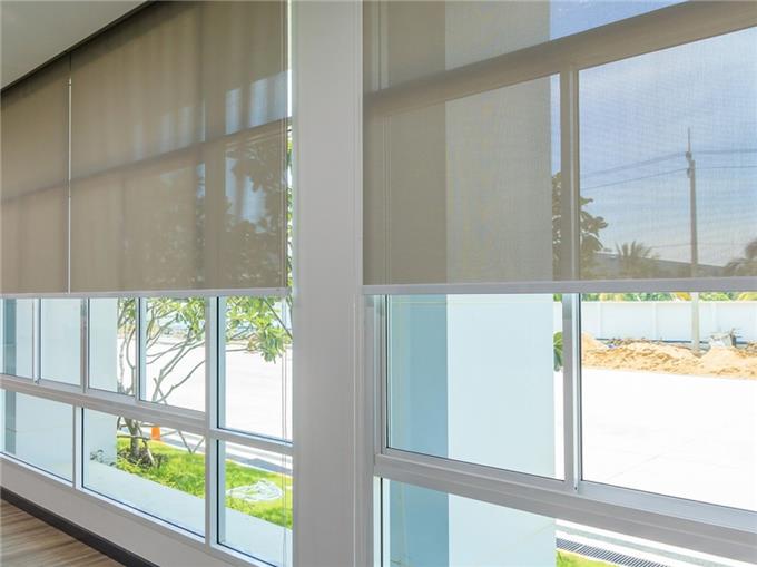 Easy Roll - Temporary Window Protection Film