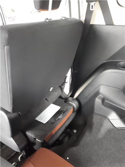 Toyota Sienta - 2nd Row Seat