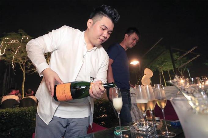 Goldman Club Wine Gallery Johor Bharu - Senibong Cove Residents Pursue Variety