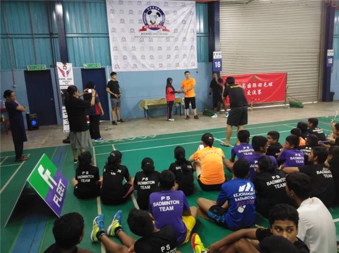 Hot Sport Arena Johor Bharu - Air-conditioned Indoor Badminton Courts Doubles