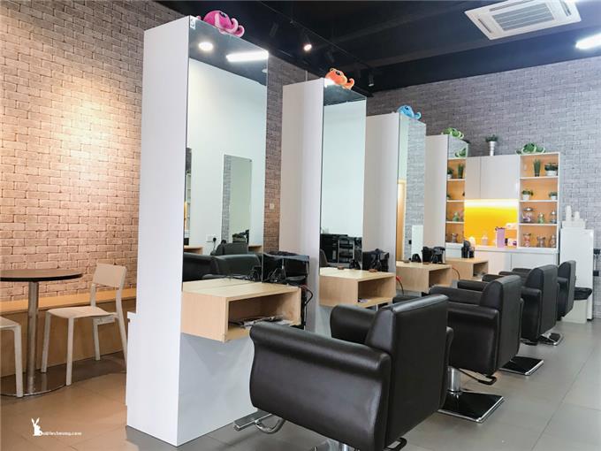 Hair Colouring Services Affordable - Hair Color Expert Offers