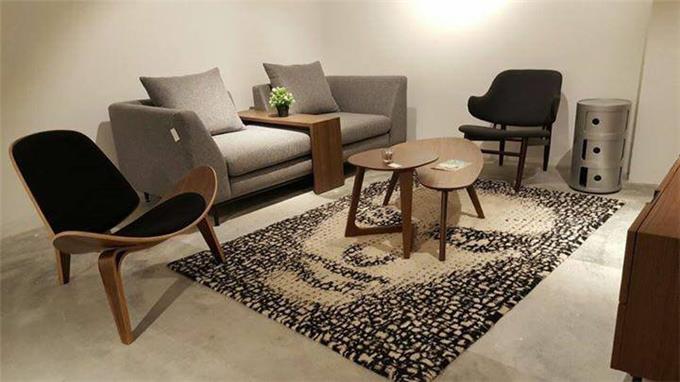 Designer Sofa Set - Polyester Layer Included Air Ventilation