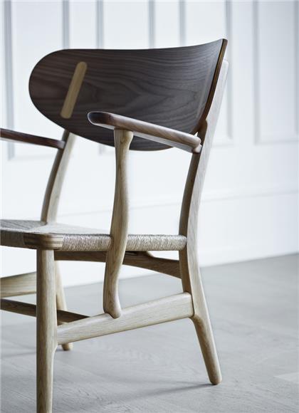 Features Elegant - Lounge Chair Hans J