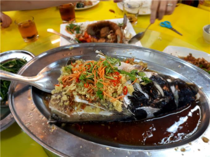 Fish Head - Yi Sheng Huat Seafood Restaurant