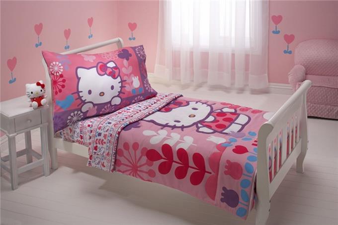Modern Garden - Pink Hello Kitty Bedding Set