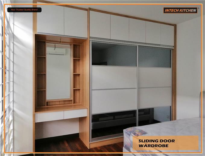 Built In Wardrobe With Integrated - Custom Made Cabinet Designs Malaysia