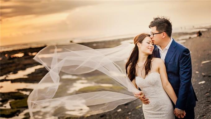 Wedding Photography - Approach Draws Upon Storytelling Experience