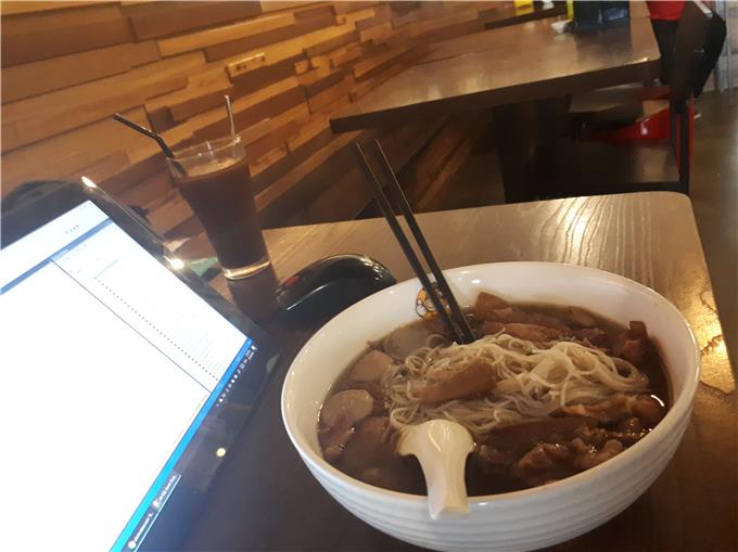 Noodles - Kah Hiong Ngiu Chap