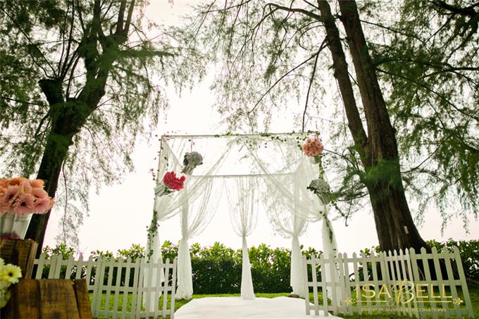 One The Most Important - Theme Garden Ceremony Lonepine Hotel
