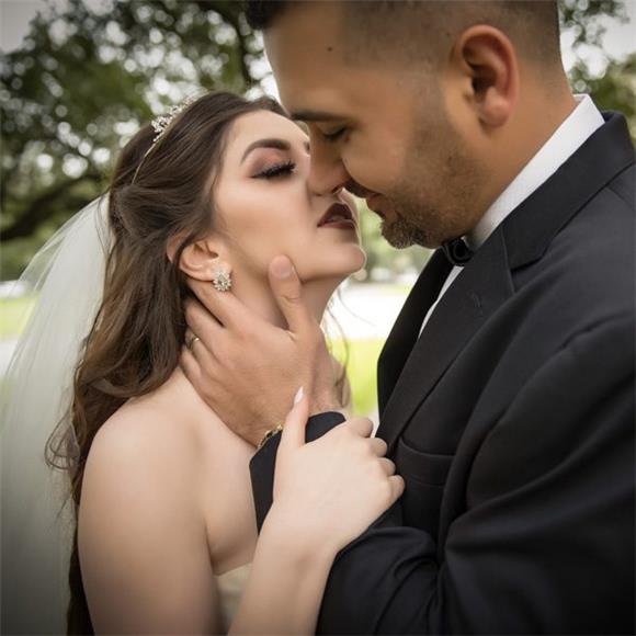 Unique Love Story - Elegant Wedding Photo