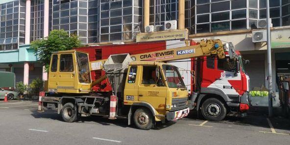 Truck Services - Provide Mobile Crane