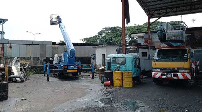 Mobile Crane Service - Quality Height-access Equipment Better Business