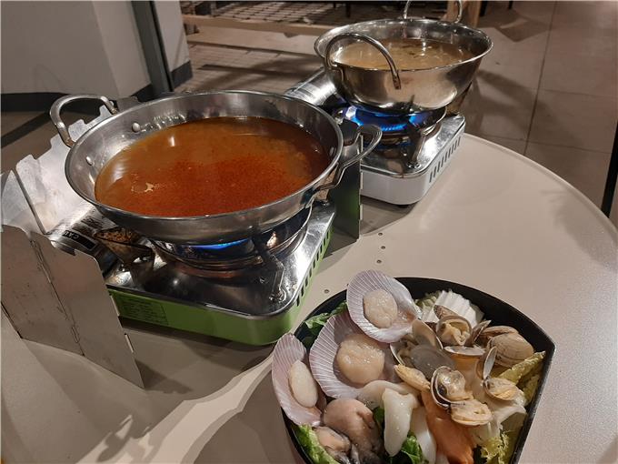 Steamboat - Tom Yam Soup