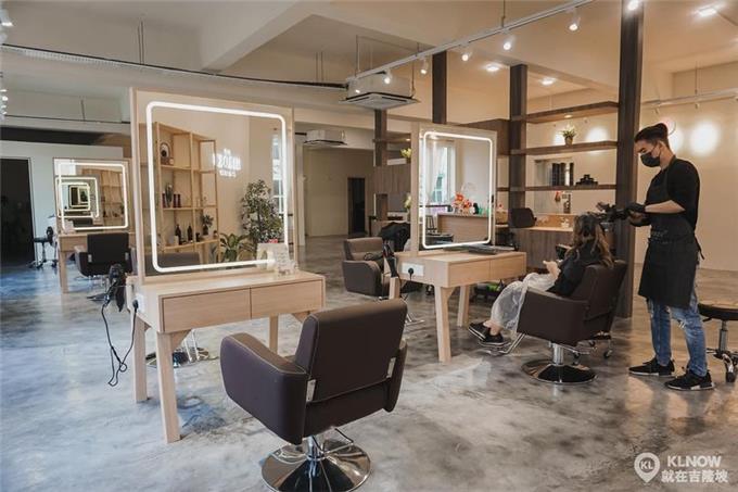 Clean Floors - Miroku Hair Salon Known Japanese
